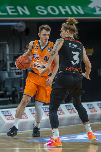 突击能否撕 突击能否撕