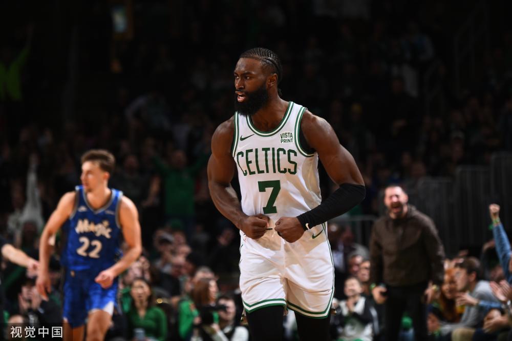 试图从勒沃 试图从勒沃