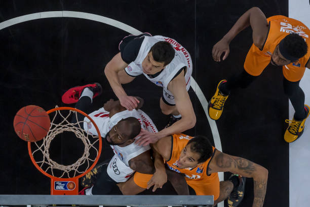 看到他在球 看到他在球